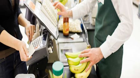 6 Credit Cards That Earn the Most Cash Back on Groceries