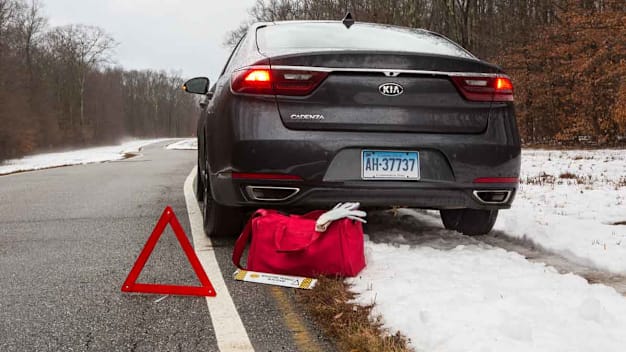 What to Keep in a Winter Car Emergency Kit