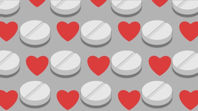Pattern of alternating hearts and aspirin