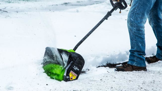 Greenworks 2600602 power snow shovel