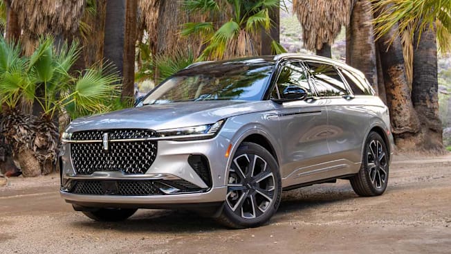 2025 Lincoln Nautilus on dirt road with palm trees in background