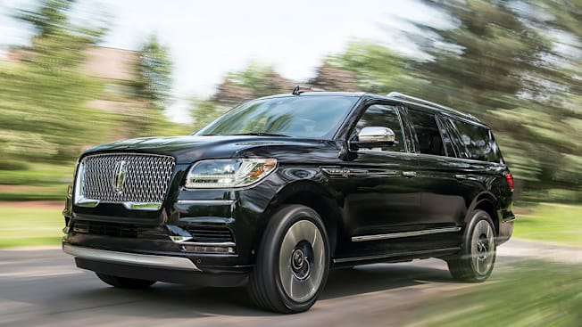 2018 Lincoln Navigator Black Label driving with motion blur