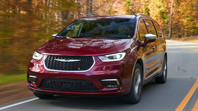 2023 Chrysler Pacifica driving