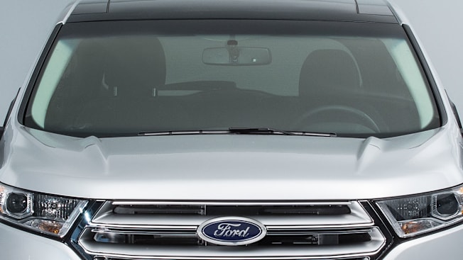 2015 Ford Edge front, tight crop