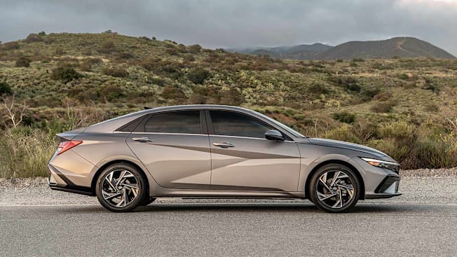 2025 Hyundai Elantra Hybrid