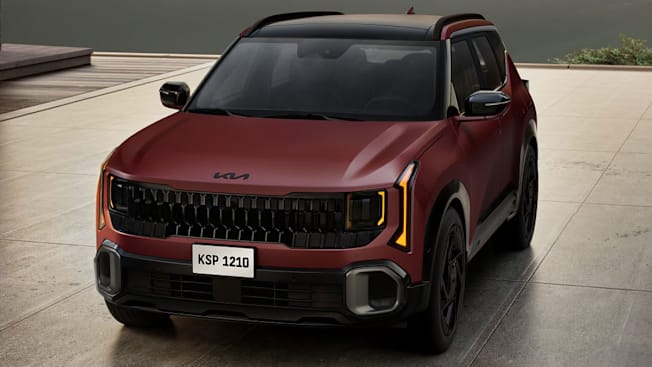 2027 Kia Seltos X-Line seen from the front