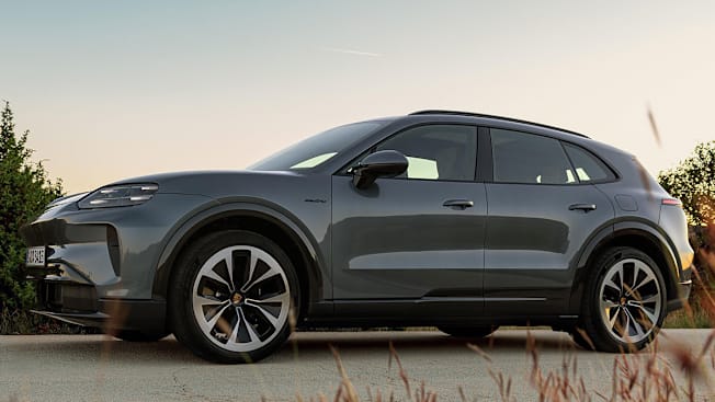 2026 Porsche Cayenne Electric side view