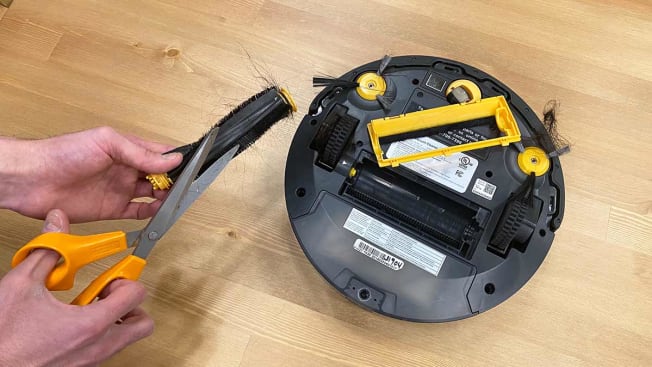 cleaning robotic vac
