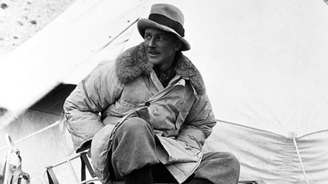1920s. Its first incarnation came from an Australian named George Finch, who created what he called his “eiderdown coat