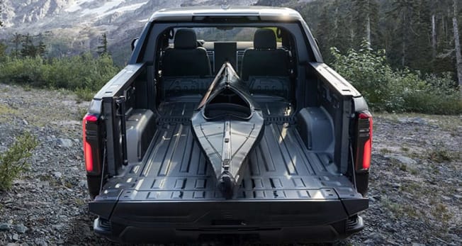 2024 GMC Sierra EV Denali midgate