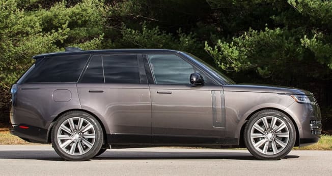 2023 Land Rover Range Rover P400 side