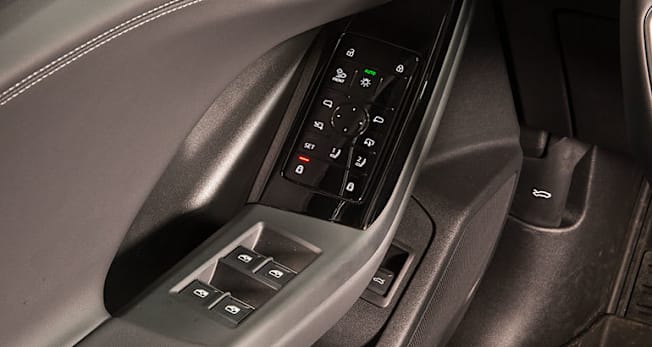 2025 Audi Q6 E-Tron door controls