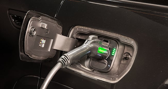 2025 Jeep Wagoneer S charging