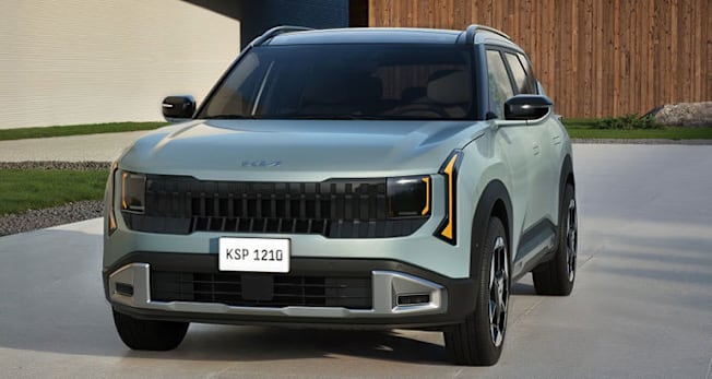 2027 Kia Seltos front, static