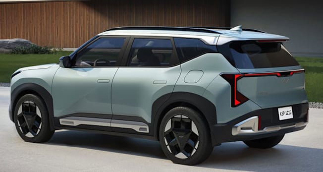 2027 Kia Seltos rear, static