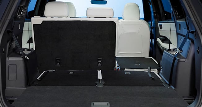 2027 Volkswagen Atlas R-Line cargo area