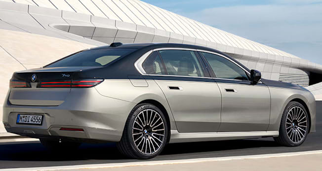 2027 BMW 7 Series rear
