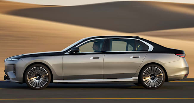 2027 BMW 7 Series side driving