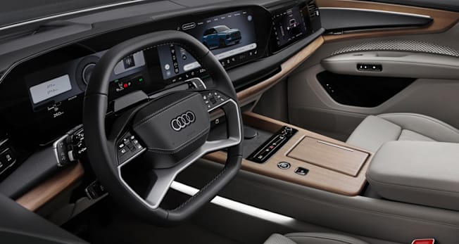 Audi Q7 driver cockpit