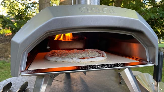 Ooni Karu 12 Multi-Fuel Pizza Oven cover