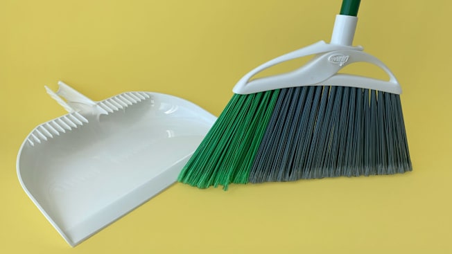 Libman XL Indoor/Outdoor Angle Broom With Dustpan cover