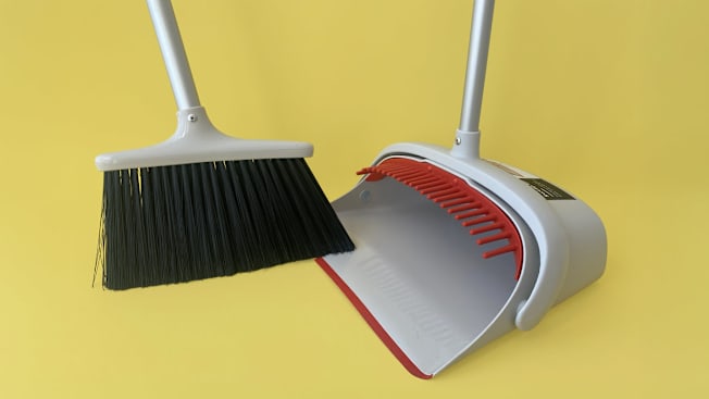 Oxo Good Grips Large Sweep Set With Extendable Broom cover