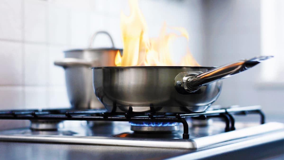 The Surprising Thanksgiving Kitchen Fire Danger Consumer Reports   CR Health InlineHero Surprising Thanksgiving Fire Danger 11 18 