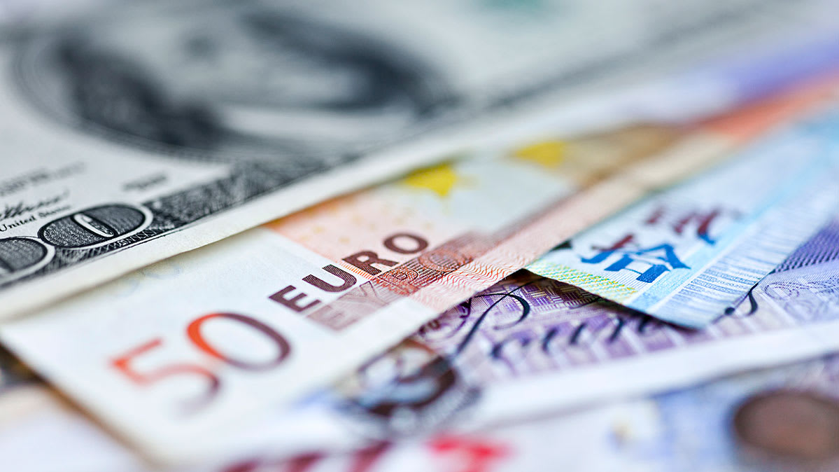 Best Ways to Exchange Money While Traveling