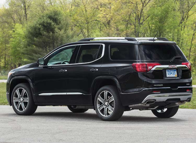Redesigned 2017 GMC Acadia Goes on a Diet - Consumer Reports Redesigned 2017 GMC Acadia Goes on a Diet - Consumer Reports