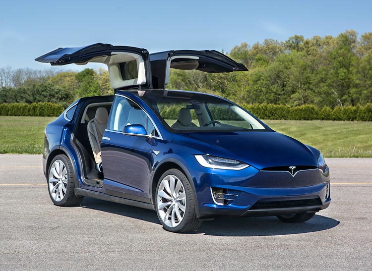 2017 Tesla Model X First Drive | Electric SUV - Consumer Reports