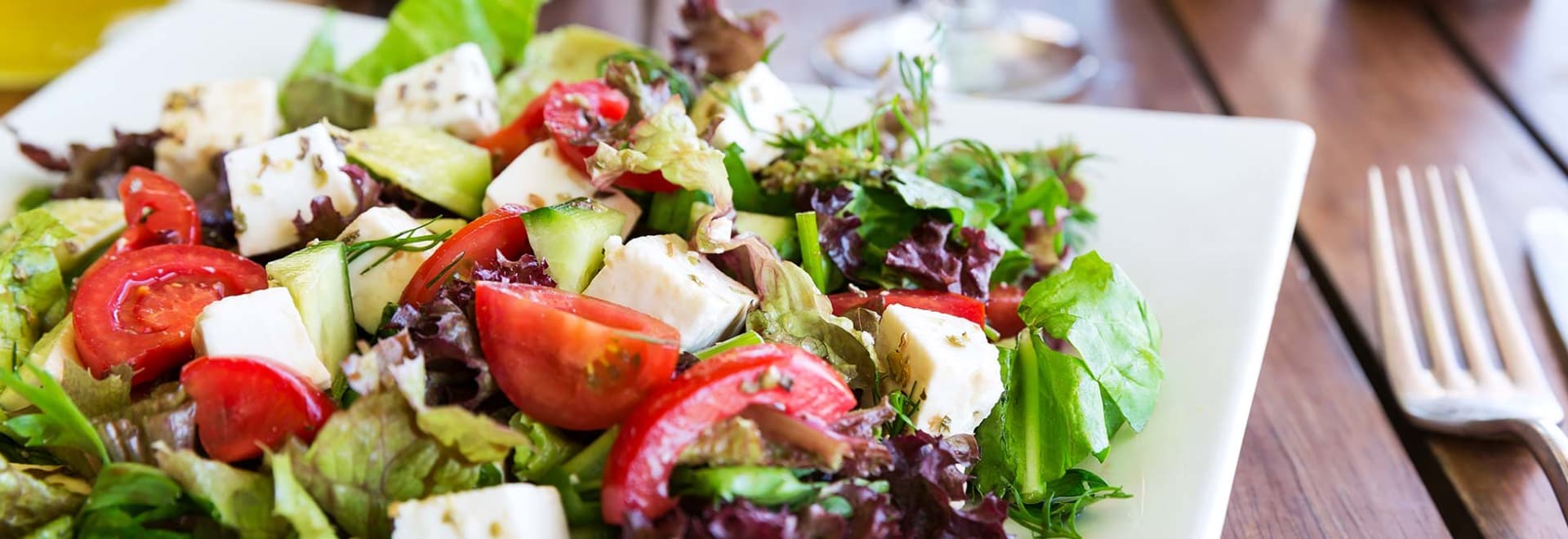 Tomato and feta salad is a good option in the Mediterranean Diet for Weight Loss.